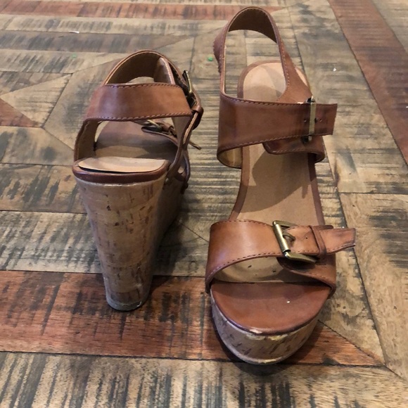 Espadrilles - Picture 2 of 3